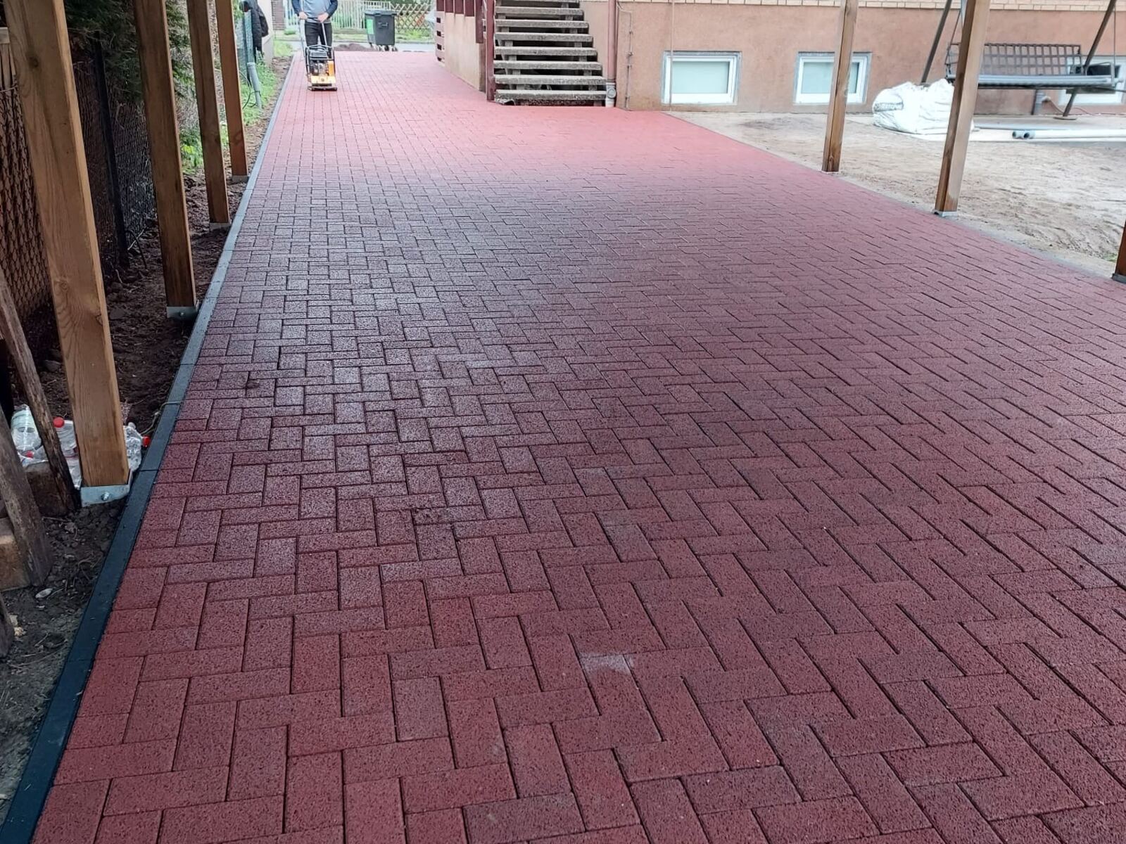 Pflasterung Carport-Zufahrt